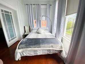 1 bedroom, desk, iron/ironing board, WiFi