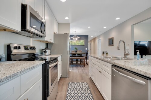 East Cobb Retreat + Parking & Front Porch