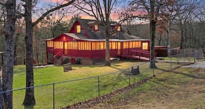 Salt Creek Cabin at Lake Tenkiller