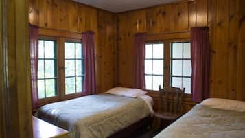Classic Cabin (2) | 1 bedroom, laptop workspace, free WiFi, bed sheets