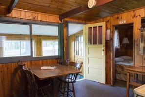 Executive-Ferienhütte (8) | Wohnbereich | Fernseher