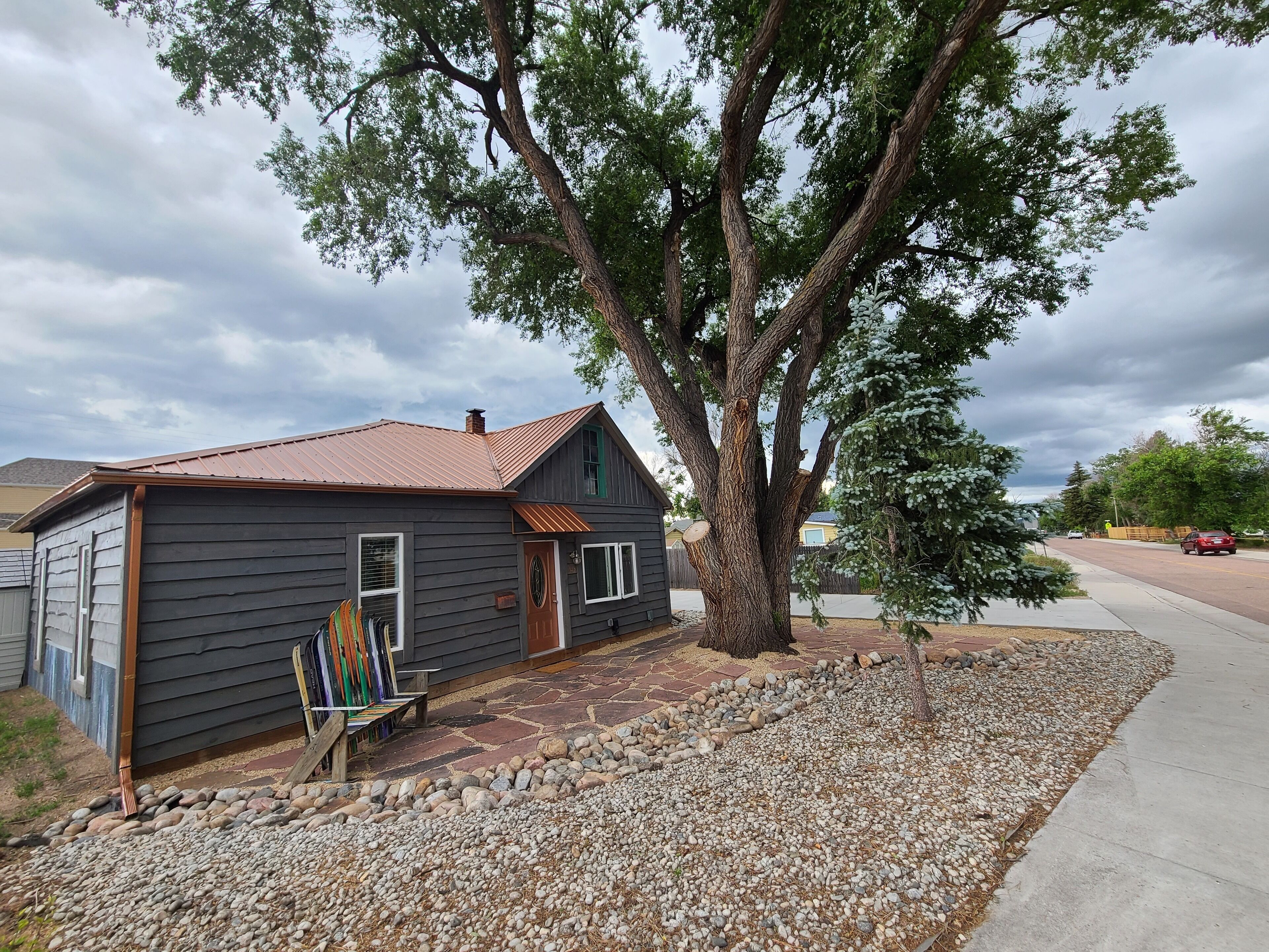 Cozy home in downtown Monument built in the 1930's 