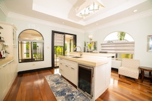 Private kitchen - Orchids & Palms Villa, Chef, Pool-Montego Bay! (Montego Bay)