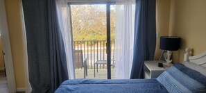 2 bedrooms, in-room safe, iron/ironing board, free WiFi