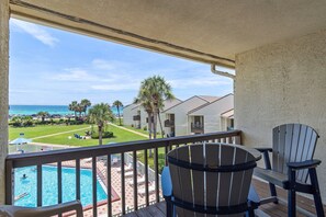Property grounds - BEACH SERVICE ~ GREAT BEACH VIEW ~ POOL ~ SPRING BREAK 2026 BOOKING NOW (Miramar Beach)
