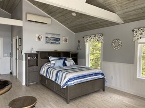 1 bedroom, desk, free WiFi, bed sheets