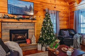 Cozy up for the holidays with a peaceful Christmas getaway surrounded by warmth, comfort, and festive charm. - Pigeon Forge | Hot Tub & Arcade (Pigeon Forge)