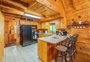 Frigorifero, forno, piano cottura, lavastoviglie