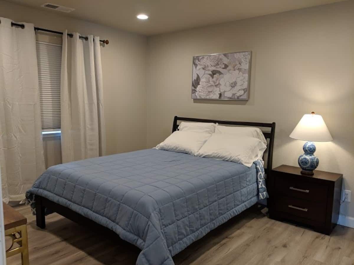 Designer 2 Bed/1 Bath near the heart of Silicon Valley