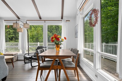 The Brewster Riverfront w/deck, close to exploring