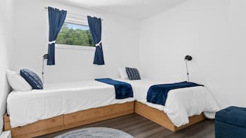 2 bedrooms, desk, iron/ironing board, free WiFi