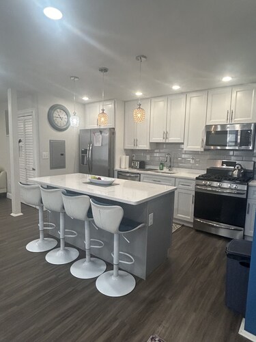 LUXURY BIG APARTMENT. VERY CLOSE TO NYC