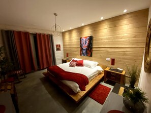 6 bedrooms, desk, travel crib, free WiFi