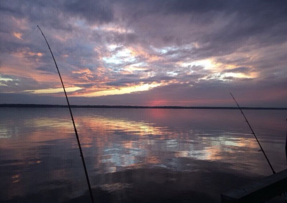 Big water lakefront with sunset views, large deck, private dock