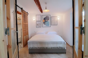 1 chambre, fer et planche Ă repasser, Wi-Fi gratuit, draps fournis