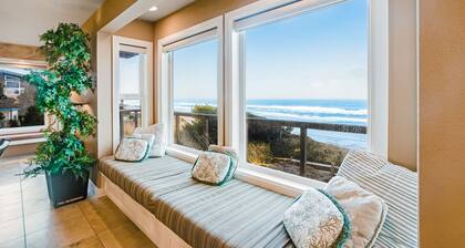 Stunning Oceanfront Retreat with Full Kitchen, Private Hot Tub, High-Speed WiFi
