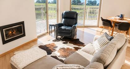 Ocean Vista Getaway Walk to Beach, Marina, Lighthouse & Brewery, Sleeps 8