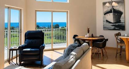 Ocean Vista Getaway Walk to Beach, Marina, Lighthouse & Brewery, Sleeps 8