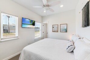 4 bedrooms, desk, iron/ironing board, free WiFi
