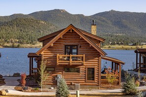 Exterior - Chic Lakefront Cabin - Unbeatable Views! Jacuzzi, Two Patios, Indoor/Outdoor Fireplace (Estes Park)