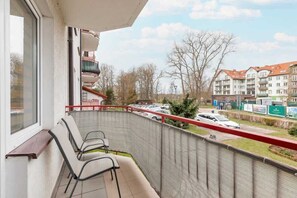 Property grounds - Stylish Apartment with Balcony | 900 m from the Beach and Parking (Kolobrzeg)