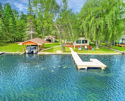 Clam Lake Waterfront Cottage