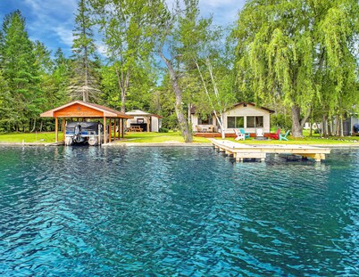 Clam Lake Waterfront Cottage