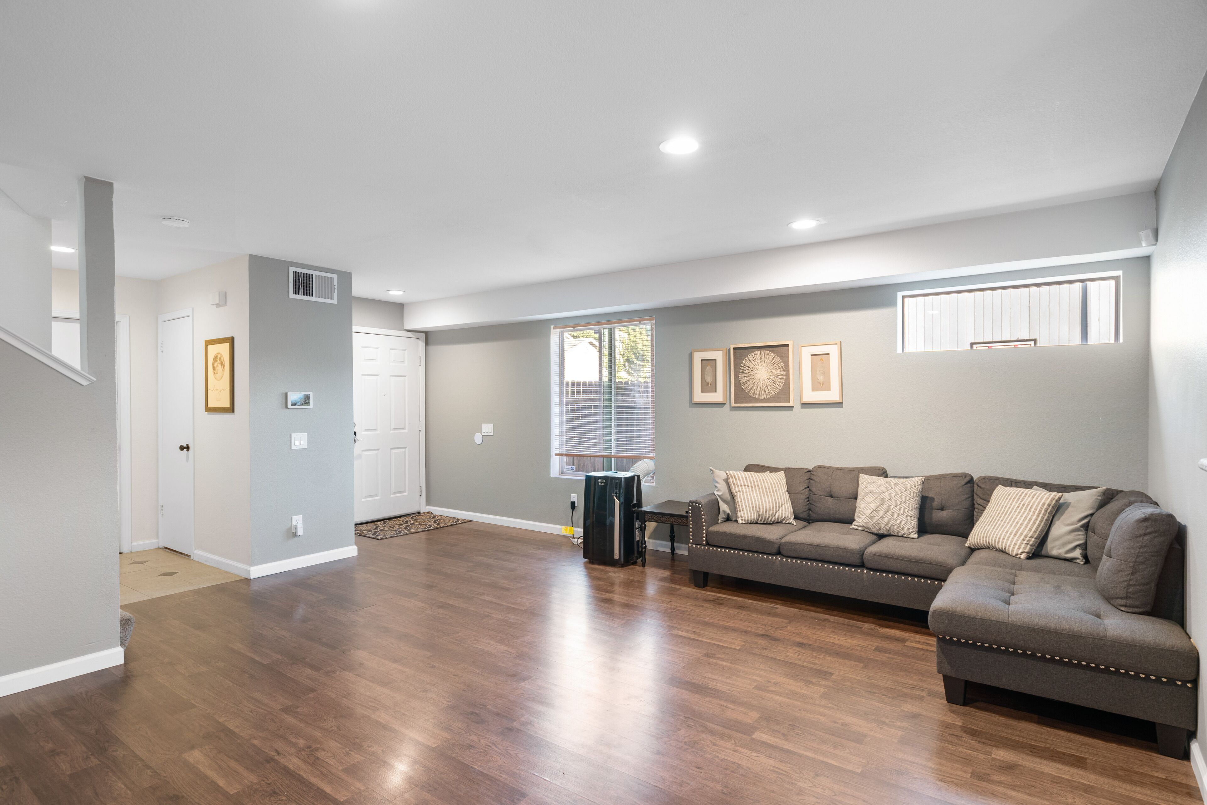 Smart TV, fireplace, offices