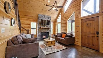 Televisión y chimenea