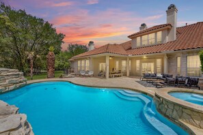 Outdoor pool, a heated pool