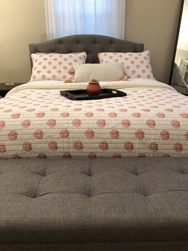 1 غرفة نوم ومكتب ومكواة/لوح كي وواي فاي مجانًا