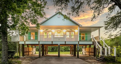 Fly Away From The Day-To-Day! Quiet & Peaceful 2BR Oasis yet close enough to all