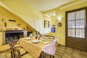 Dining - Olive apt with shared pool, Castiglione del Lago, Italy (Castiglione del Lago)