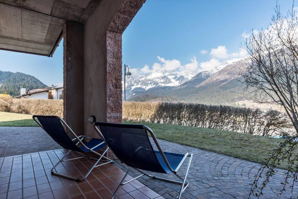 Apartment \"Bazzanella 1\" with Mountain View, Garden & Wi-Fi