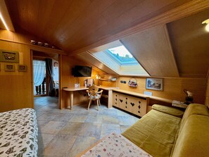 1 多间卧室、熨斗/熨衣板、免费 WiFi、床单