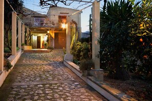 Exterior detail - Holiday Home 'Can Moragues' with Mountain View, Wi-Fi and Air Conditioning (Pollensa)