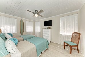 2 bedrooms, iron/ironing board, travel cot, free WiFi