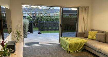 Modern apartment near vibrant Ellerslie village/train station. Central Auckland