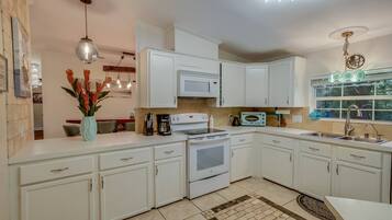 Fridge, microwave, dishwasher, coffee/tea maker