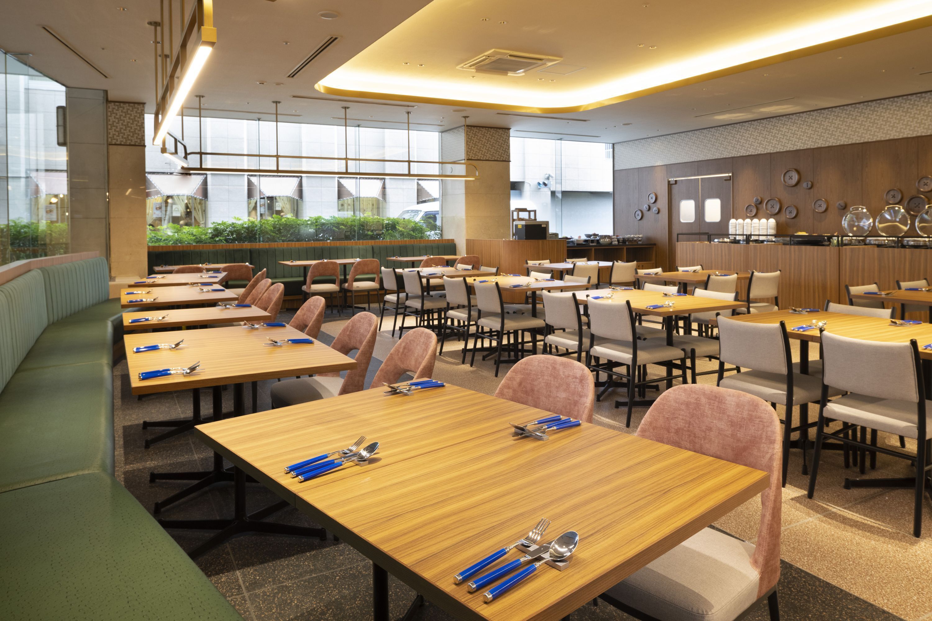 2 restaurants, breakfast, lunch, dinner served; japanese cuisine