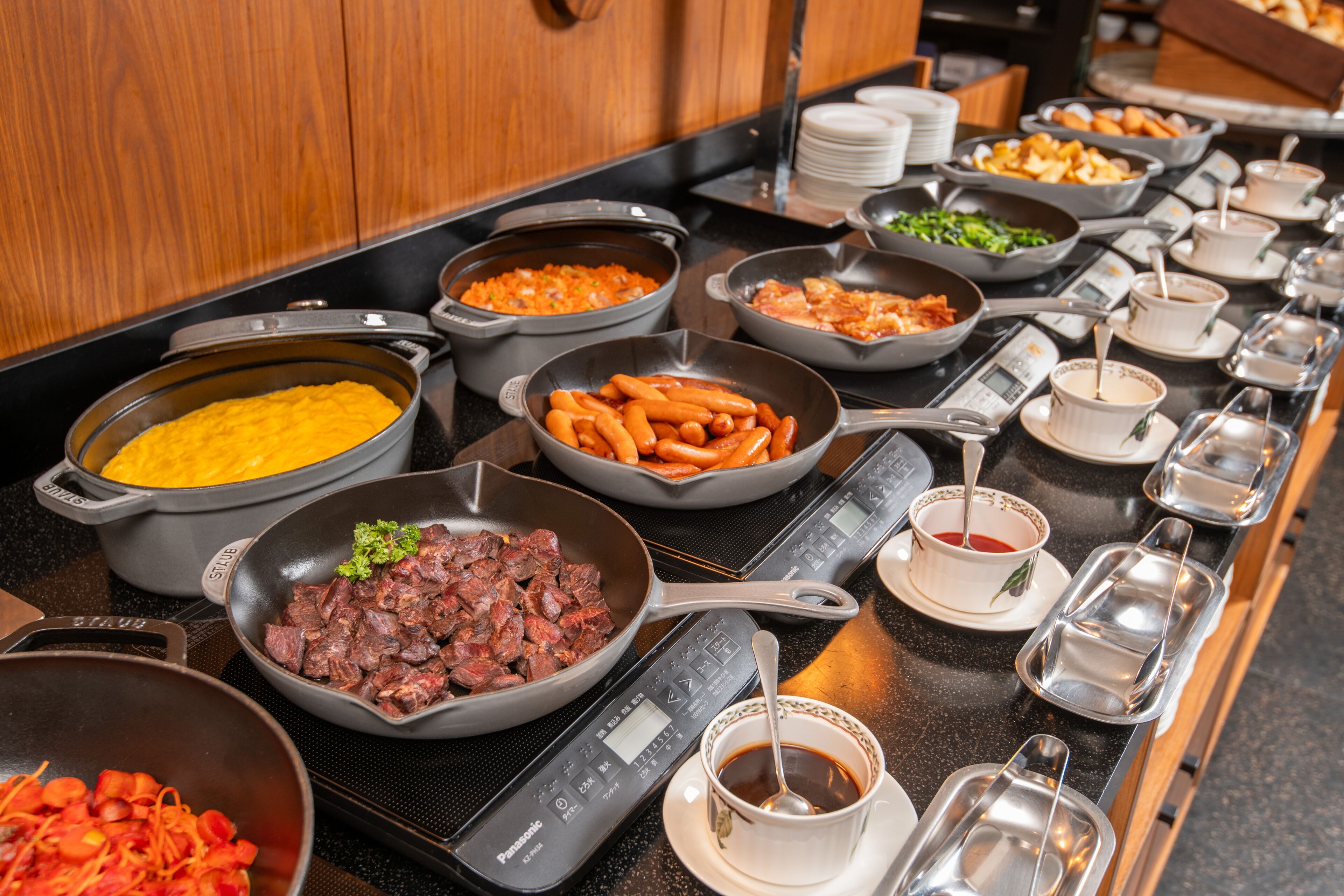 2 restaurants, breakfast, lunch, dinner served; japanese cuisine