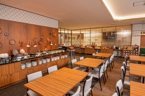 2 restaurants, breakfast, lunch, dinner served; Japanese cuisine - ART HOTEL Nippori Lungwood (Tokyo)