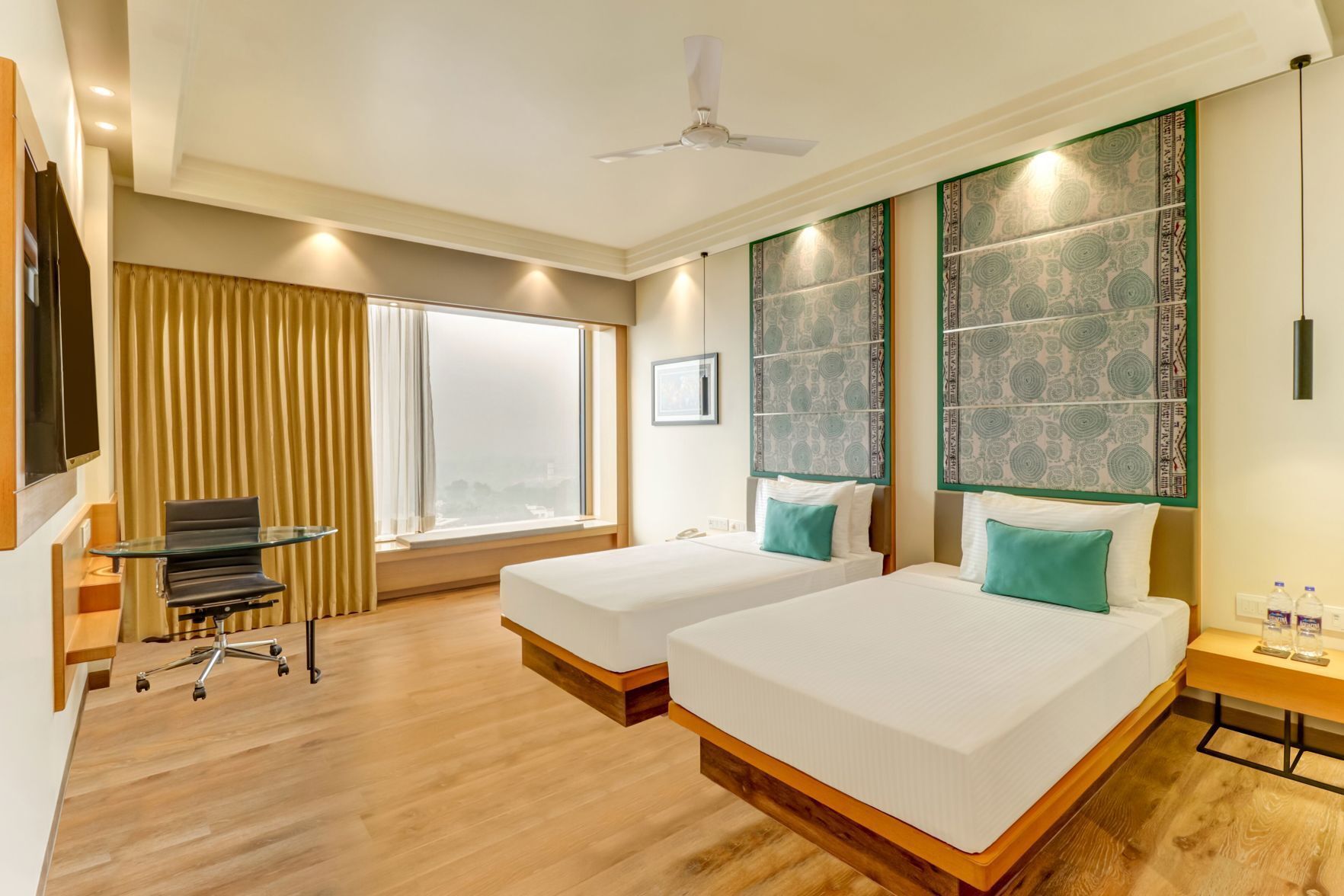 Desk, free WiFi, bed sheets