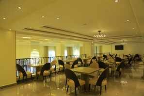 Restaurant - Check Inn Hotels - Addis Ababa (Addis Ababa)