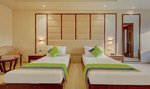 Deluxe Double Room - Treebo Premium Relax Inn Patel Nagar (New Delhi)