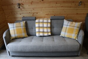 Ferienhütte, 1 Queen-Bett | Wohnzimmer | Fernseher