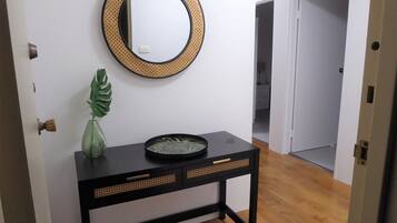 3 dormitorios, decoración individual, mobiliario individual