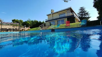 Piscine extérieure, piscine chauffée