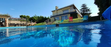 Piscine extérieure, piscine chauffée