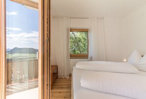 2 bedrooms, iron/ironing board, travel cot, free WiFi - Apartment mit Traumblick (Lajen)